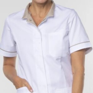 Blouse pour femme cintrée à col ouvert